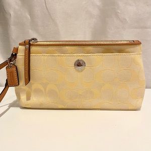 LIKE NEW Coach 2000’s Authentic Wristlet in Yellow Signature Canvas